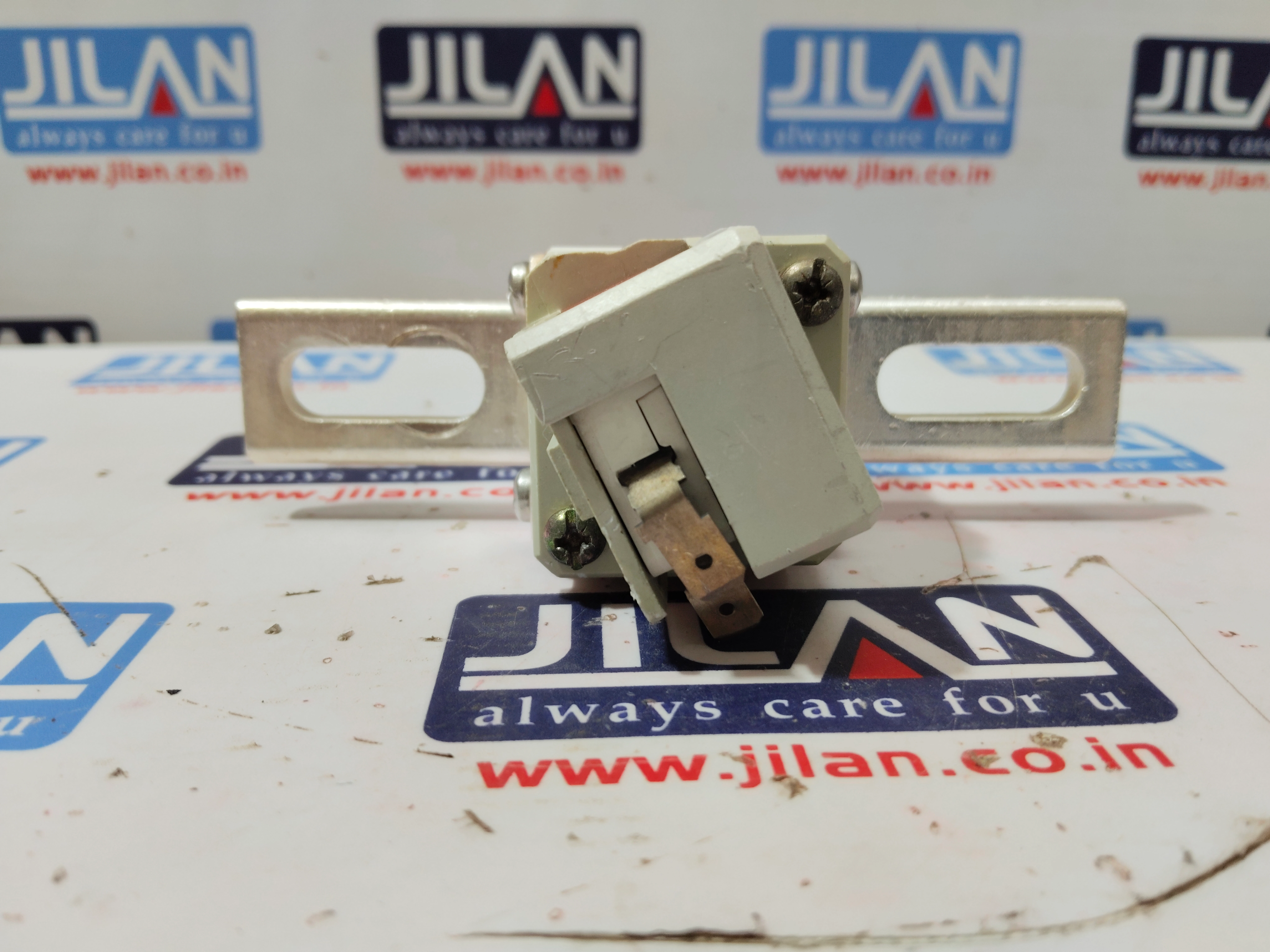 J300135